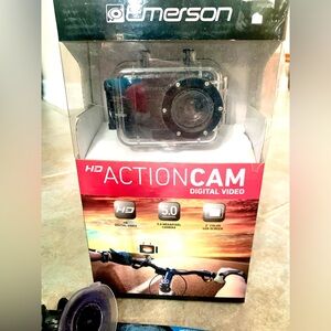 Emerson EVC455 HD Sports
Action Video Camera